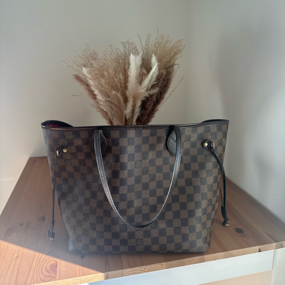 Louis Vuitton Neverfull MM Medium size
